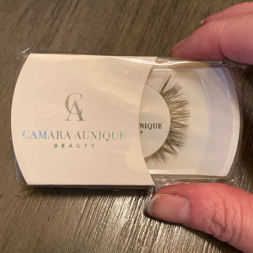 Camara Aunique Beauty handcrafted faux mink lashes